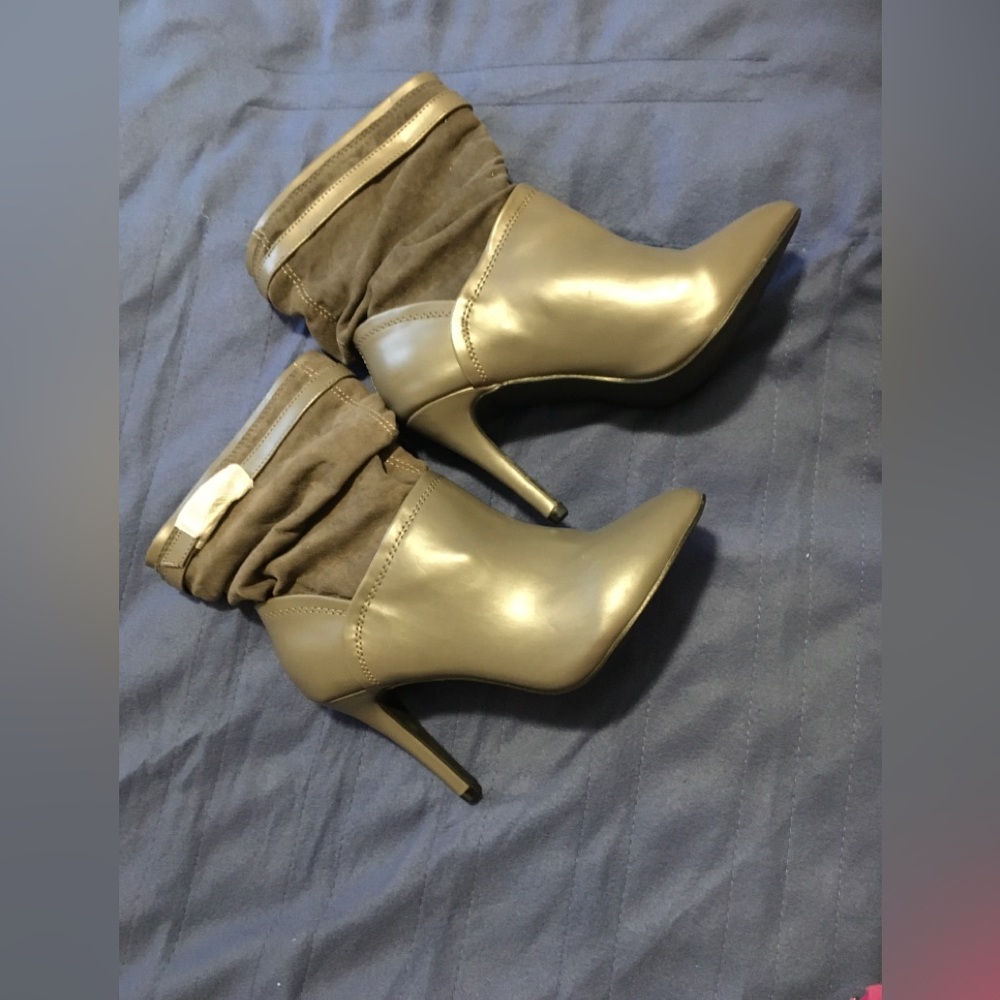 Stylish Gray Ankle Boots for Women